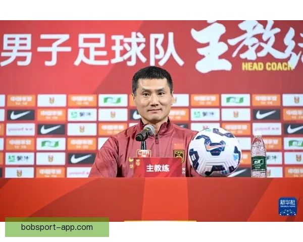 国足全新战袍震撼亮相邵佳一亲临现场助阵 国足全新战袍震撼亮相邵佳一亲临现场助阵