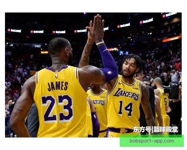 布克空砍高分太阳惜败魔术湖人锁定季后赛西部排名明朗